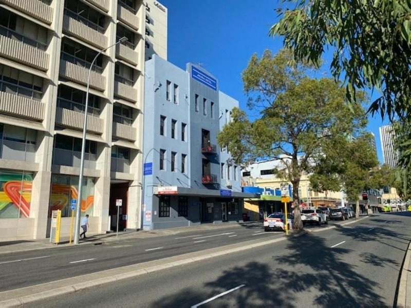 Wallaby Backpackers Hostel Perth - Note - Valid Passport Required To Check In - Exteriör bild