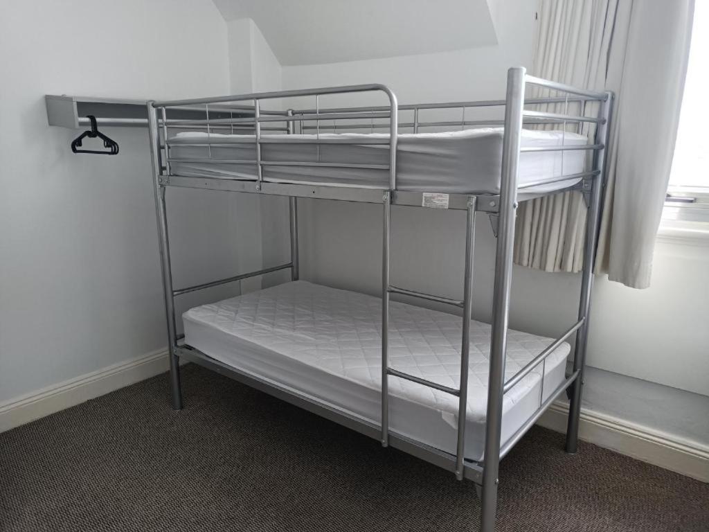 Wallaby Backpackers Hostel Perth - Note - Valid Passport Required To Check In - Exteriör bild